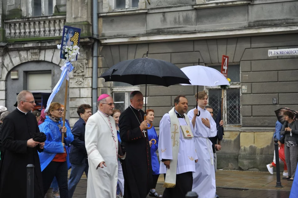 Ruszyła 39. pielgrzymka - w tym roku znów w formie sztafety - zdjęcie 5