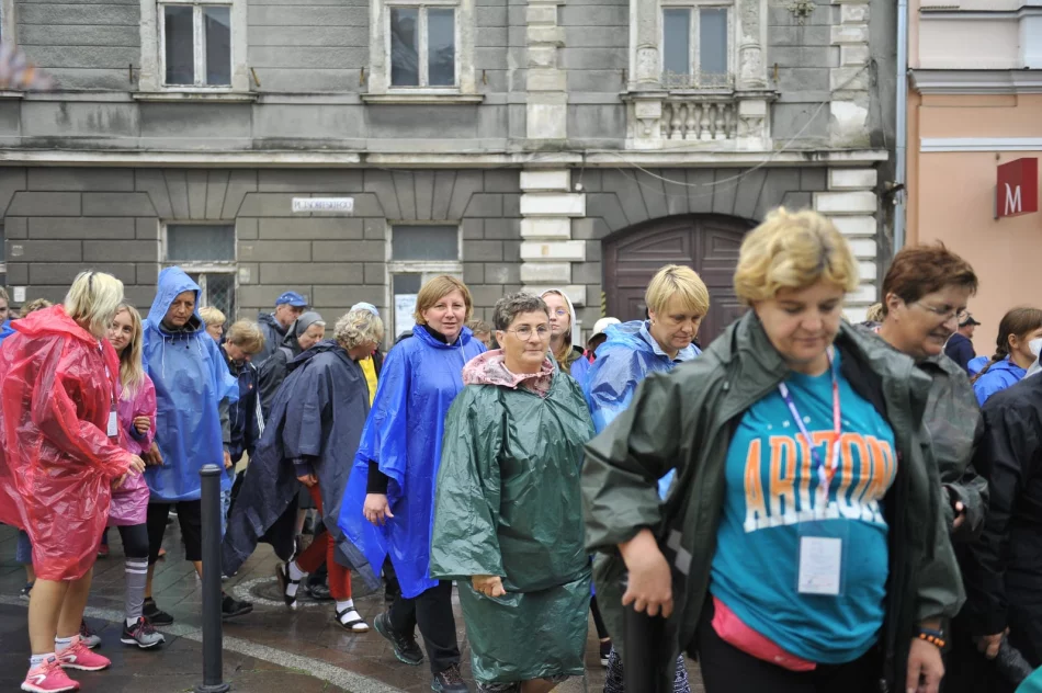 Ruszyła 39. pielgrzymka - w tym roku znów w formie sztafety - zdjęcie 6