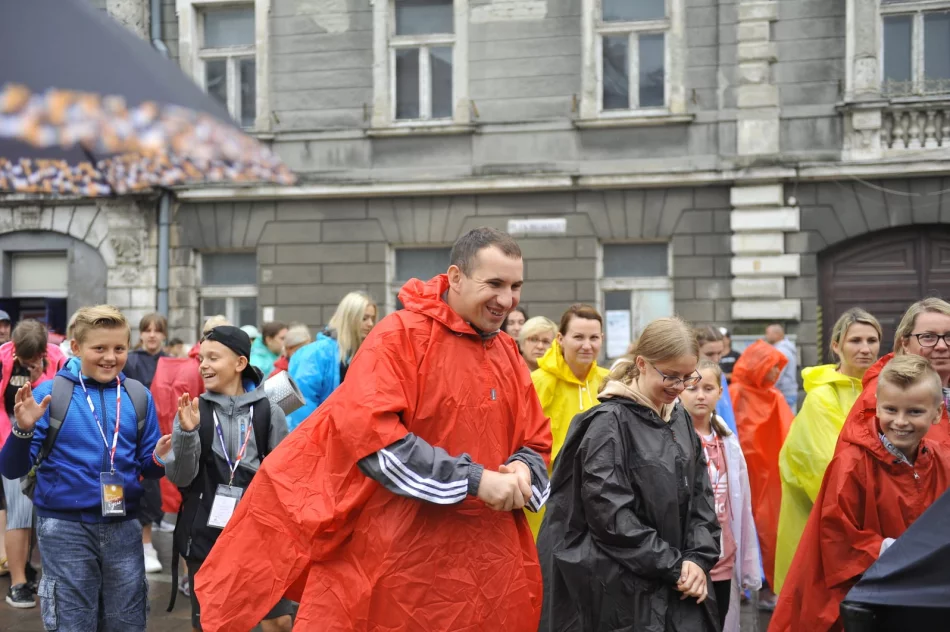 Ruszyła 39. pielgrzymka - w tym roku znów w formie sztafety - zdjęcie 12
