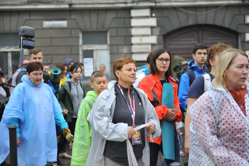 Ruszyła 39. pielgrzymka - w tym roku znów w formie sztafety - zdjęcie 16