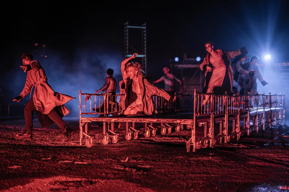 "Ślepcy" krakowskiego Teatru KTO w sobotę 28 sierpnia na limanowskim rynku! - zdjęcie 4