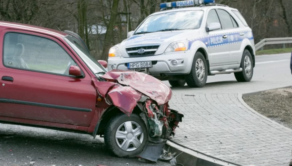 Zderzenie ciężarówki z nissanem - zdjęcie 1