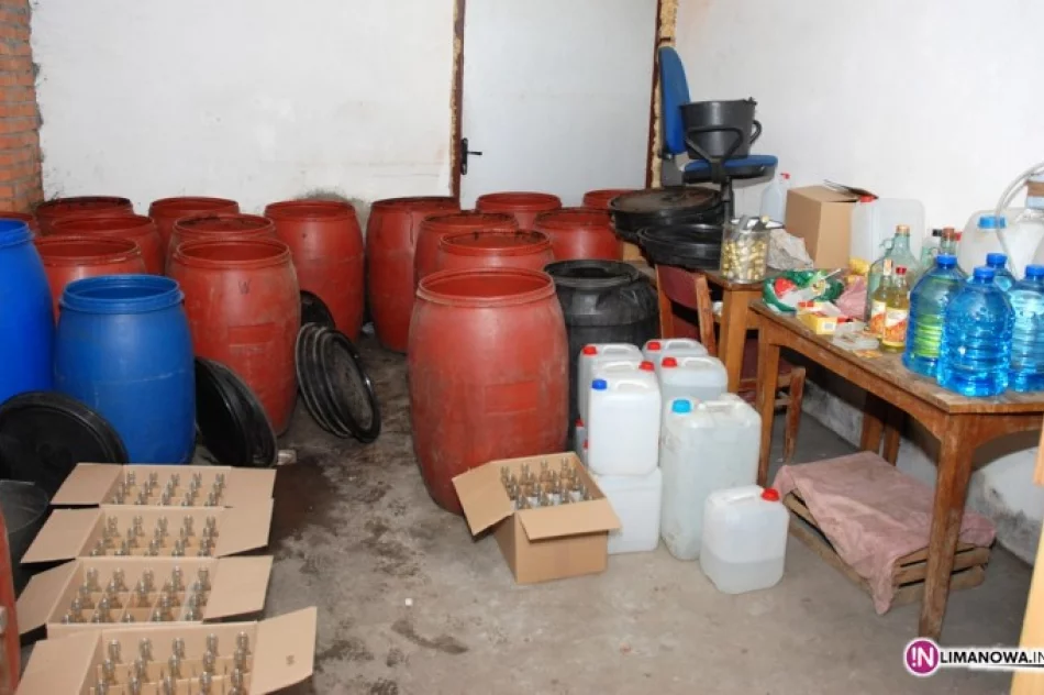 Ponad 250 litrów nielegalnego alkoholu - zdjęcie 2