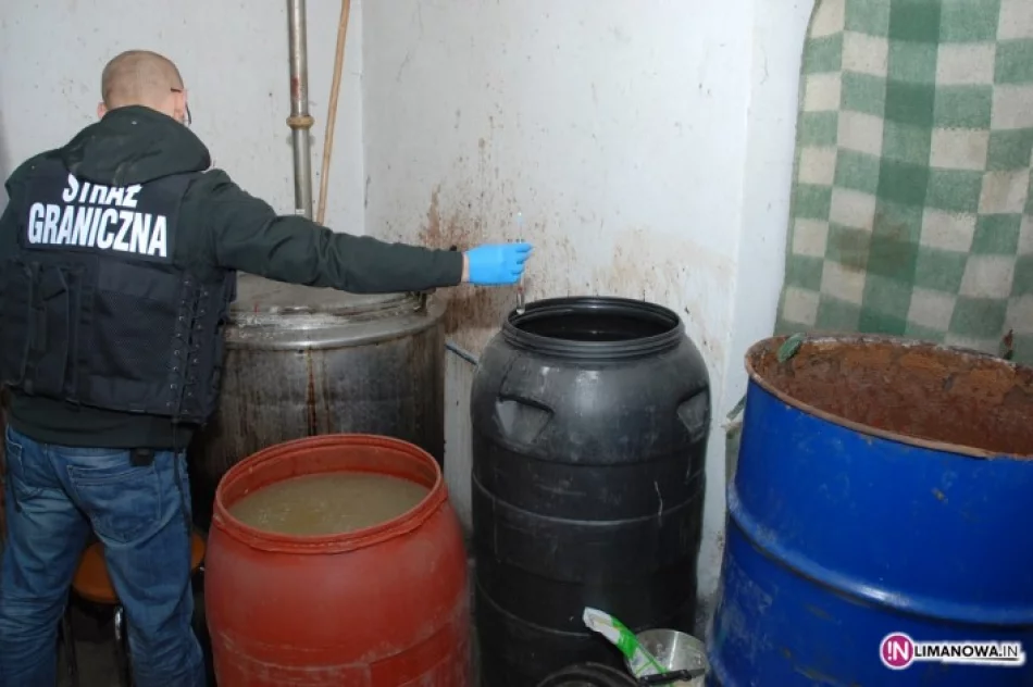 Ponad 250 litrów nielegalnego alkoholu - zdjęcie 3