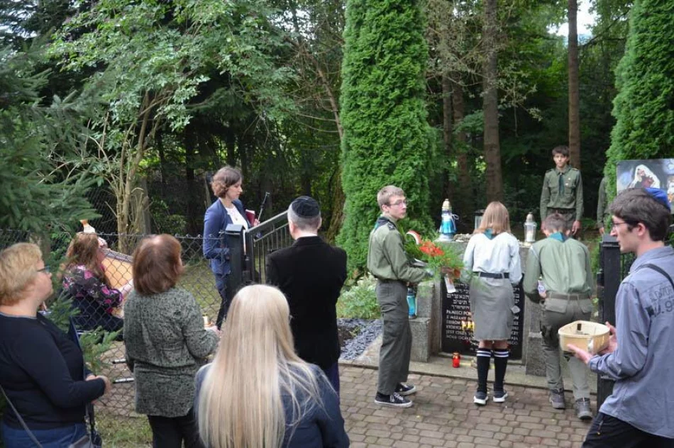 Znicze płoną, pamięć zostaje… - zdjęcie 8