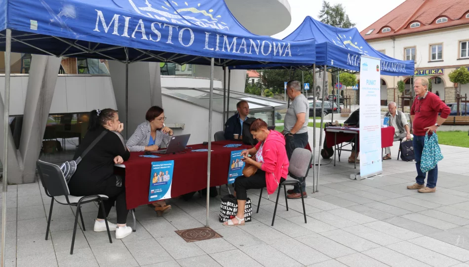 Punkt informacyjny Ekodoradcy i biuro spisowe NSP na rynku miasta - zdjęcie 1