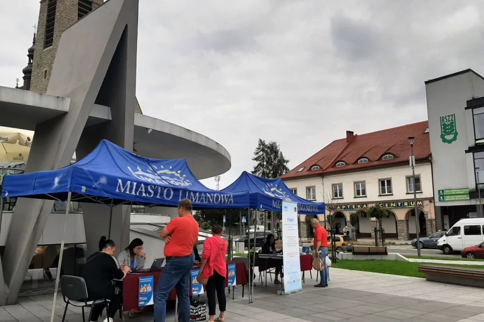 Regionalne smaki i unikatowe rękodzieło zachwycały na rynku - zdjęcie 2