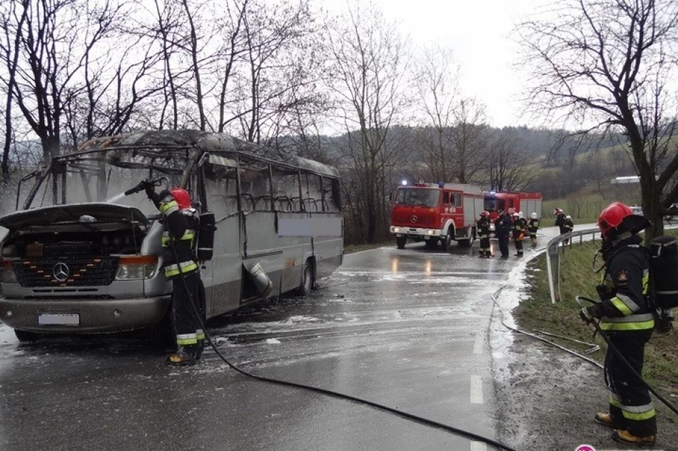 Doszczętnie spłonął autobus jadący do Krakowa - zdjęcie 4