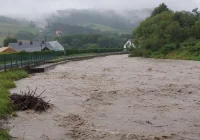Intensywne opady, interwencje straży i wysoki poziom wód w rzekach i potokach - zdjęcie główne
