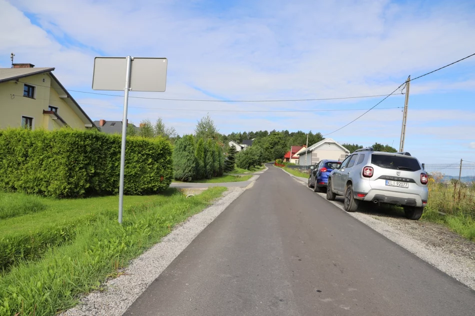 Wyremontowana droga Siekierczyna - Raszówki – Jabłoniec oddana do użytku - zdjęcie 2