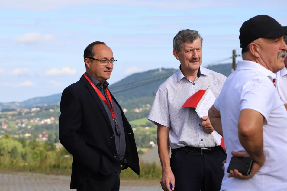 Wyremontowana droga Siekierczyna - Raszówki – Jabłoniec oddana do użytku - zdjęcie 4