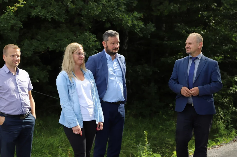 Wyremontowana droga Siekierczyna - Raszówki – Jabłoniec oddana do użytku - zdjęcie 8