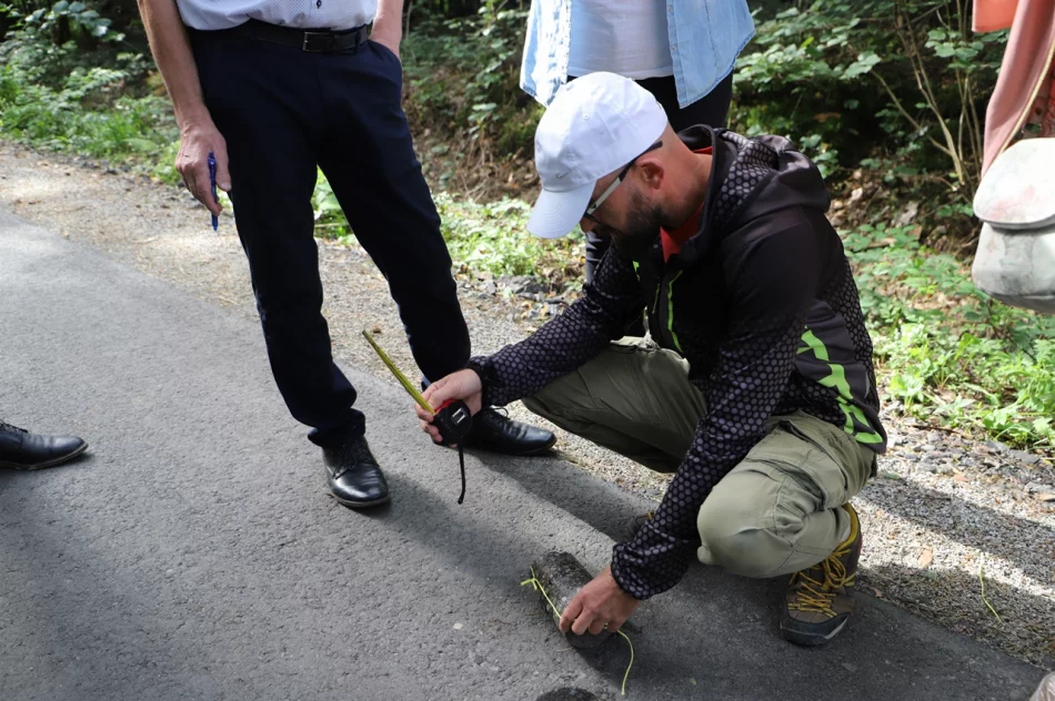 Wyremontowana droga Siekierczyna - Raszówki – Jabłoniec oddana do użytku - zdjęcie 10