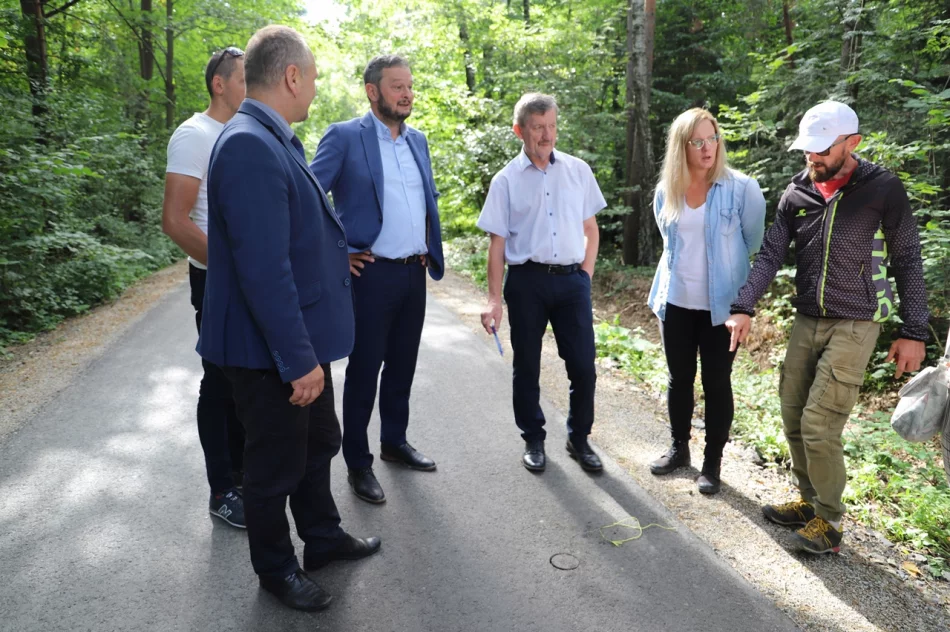 Wyremontowana droga Siekierczyna - Raszówki – Jabłoniec oddana do użytku - zdjęcie 11