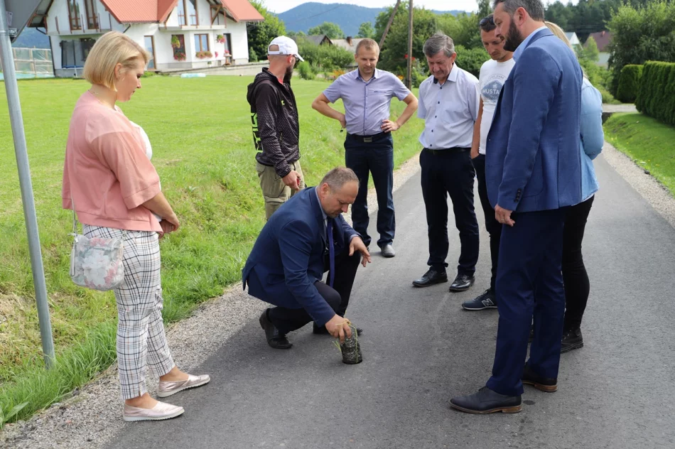Wyremontowana droga Siekierczyna - Raszówki – Jabłoniec oddana do użytku - zdjęcie 18