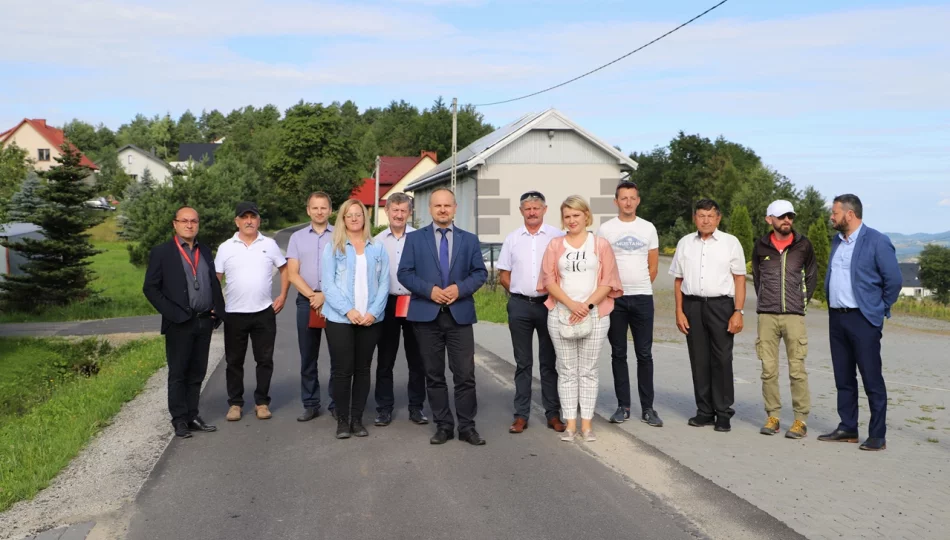 Wyremontowana droga Siekierczyna - Raszówki – Jabłoniec oddana do użytku - zdjęcie 1