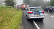 Po zderzeniu z ciężarówką samochód wjechał do rowu - zdjęcie 4