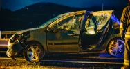 Dachowanie samochodu na "kolanie", trwają poszukiwania kierowcy - zdjęcie 2