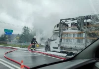 Zapalił się samochód dostawczy - zdjęcie główne