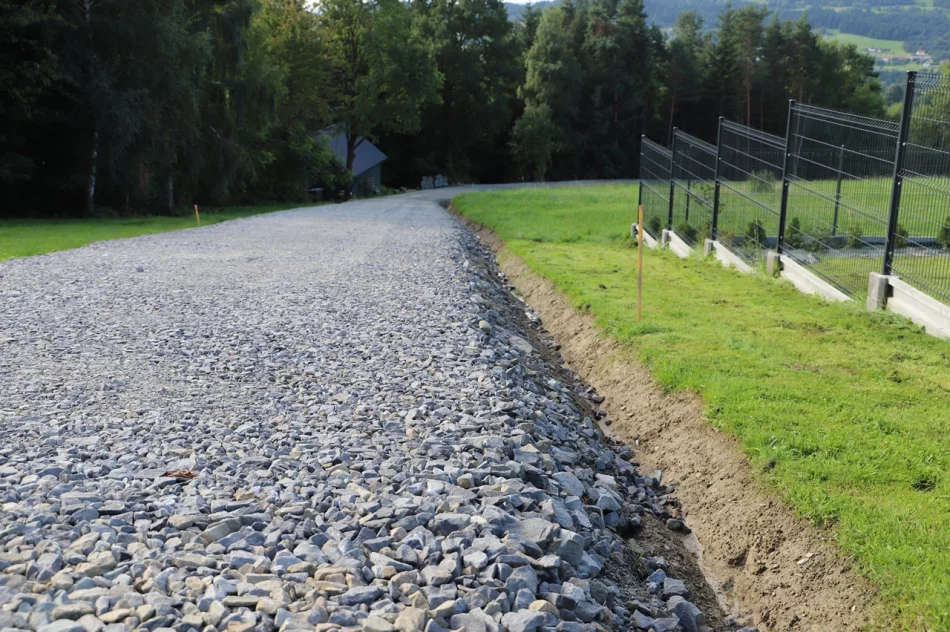 Kolejne drogowe inwestycje na terenie gminy oficjalnie odebrane - zdjęcie 3