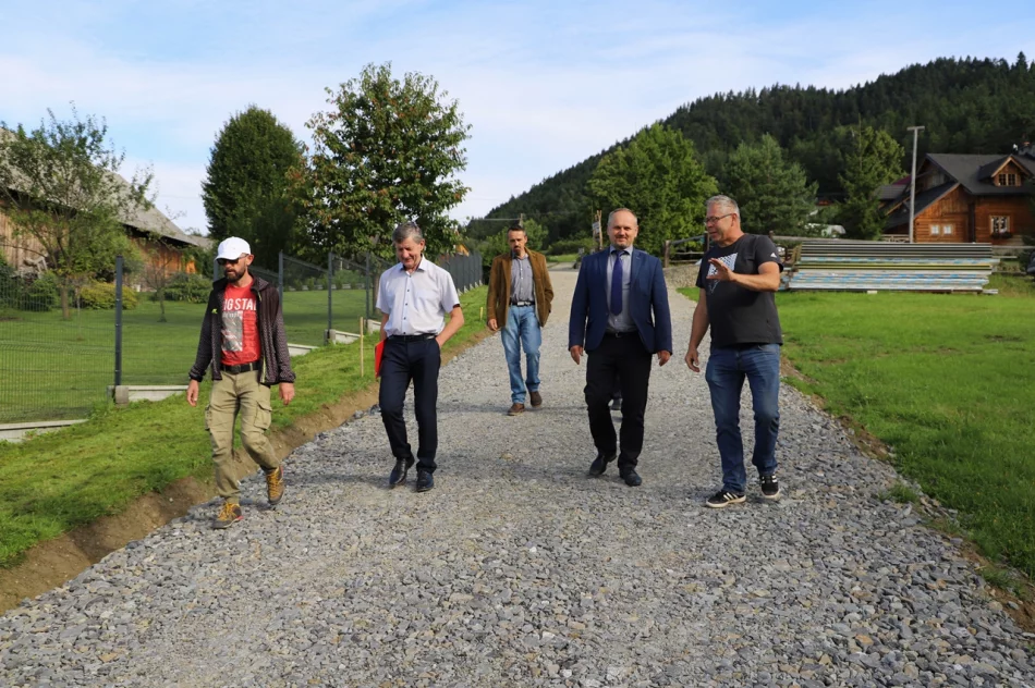Kolejne drogowe inwestycje na terenie gminy oficjalnie odebrane - zdjęcie 4