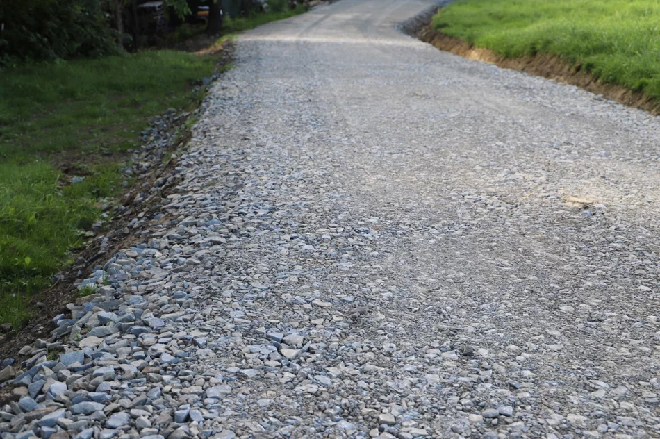 Kolejne drogowe inwestycje na terenie gminy oficjalnie odebrane - zdjęcie 5