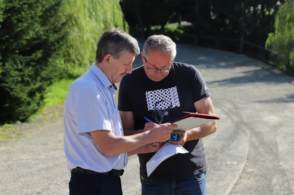 Kolejne drogowe inwestycje na terenie gminy oficjalnie odebrane - zdjęcie 19