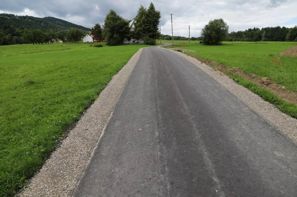 Kolejne drogowe inwestycje na terenie gminy oficjalnie odebrane - zdjęcie 20