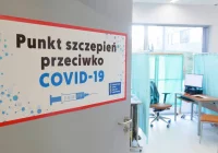 Wzrasta liczba nowych zakażeń. "Przewidujemy naukę stacjonarną w szkołach i się do niej przygotowujemy" - zdjęcie główne