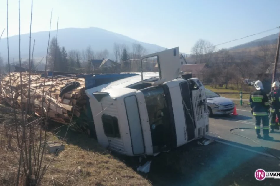 Zderzenie ciężarówki z peugeotem - zdjęcie 2