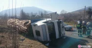 Zderzenie ciężarówki z peugeotem - zdjęcie 2