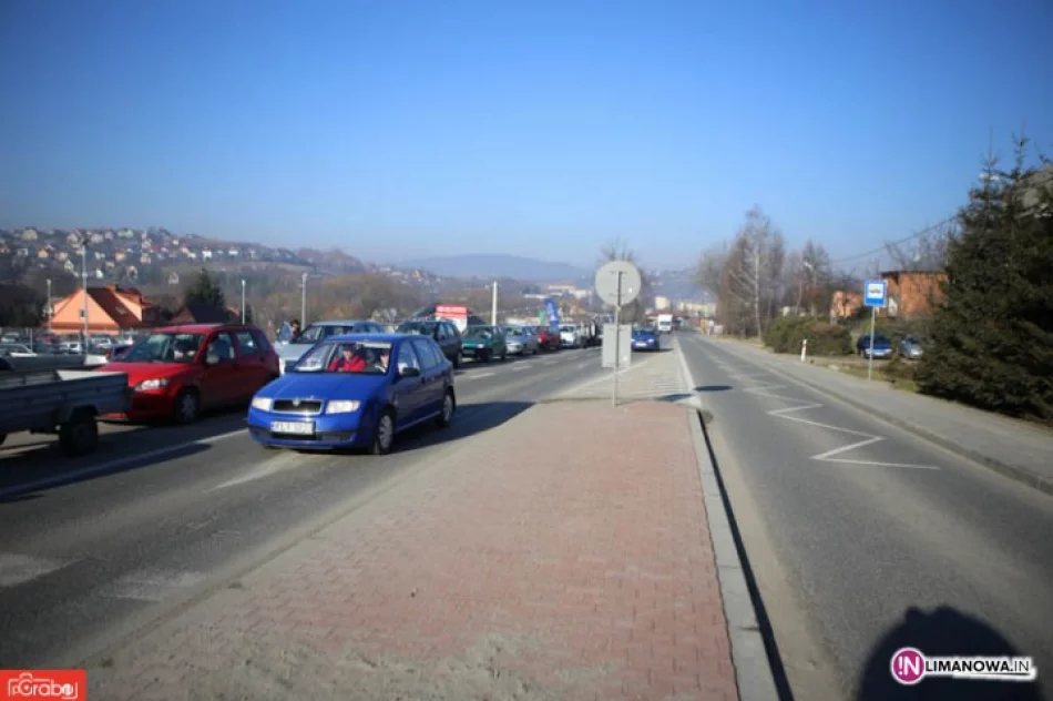 Tłumy i korki na otwarciu marketu - zdjęcie 4