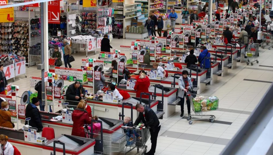 Raport: prawie 41 proc. Polaków zamierza ograniczyć wydatki na bieżące zakupy - zdjęcie 1
