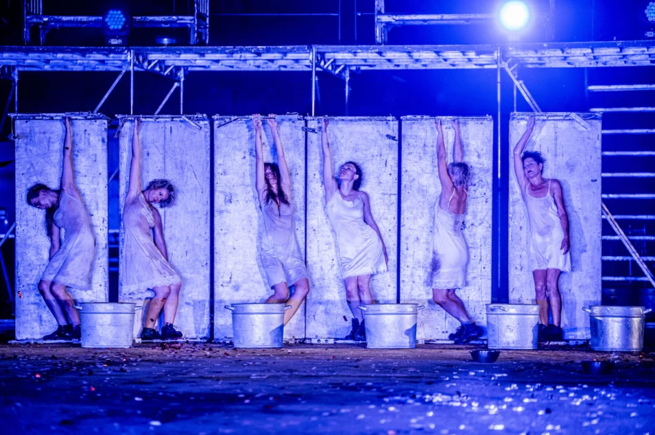 W sobotę 28 sierpnia o godz. 20.30 "Ślepcy" krakowskiego Teatru KTO pojawią się na limanowskim rynku - zdjęcie 5