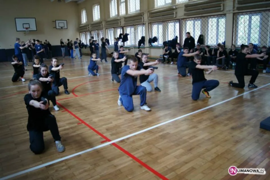 Ćwiczyli w Centrum Szkolenia Policji - zdjęcie 3