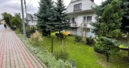 Groźnie wyglądające zdarzenie - samochód ściął słup i zatrzymał się przed domem - zdjęcie 4