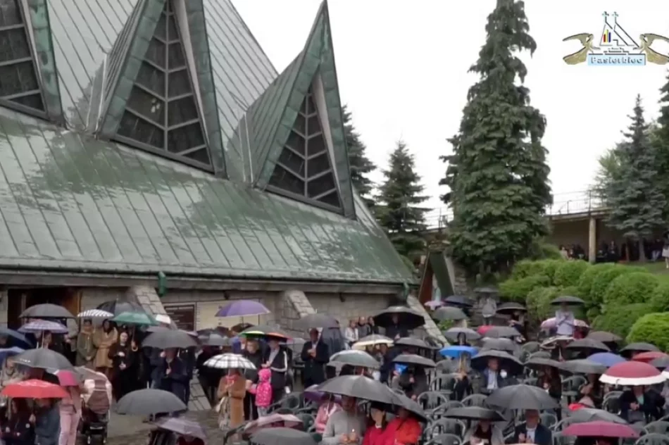 Abp Jan Romeo Pawłowski na zakończenie odpustu: "chcemy otrzymać pocieszenie" - zdjęcie 9