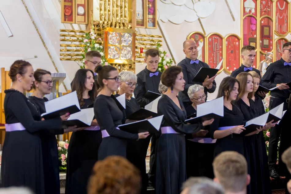 W hołdzie Matce Pocieszenia - LimaNovum na Pasierbcu - zdjęcie 11