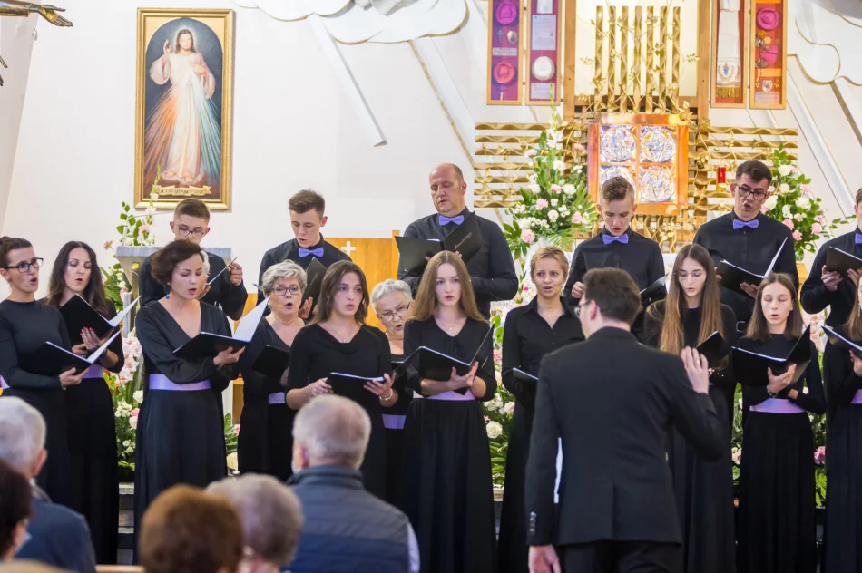 W hołdzie Matce Pocieszenia - LimaNovum na Pasierbcu - zdjęcie 13