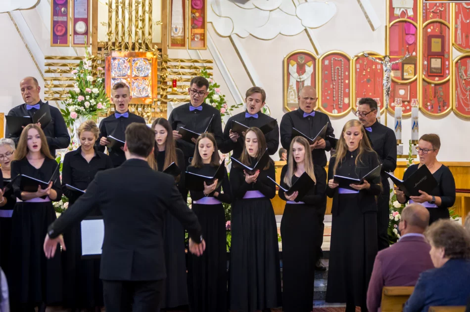 W hołdzie Matce Pocieszenia - LimaNovum na Pasierbcu - zdjęcie 14