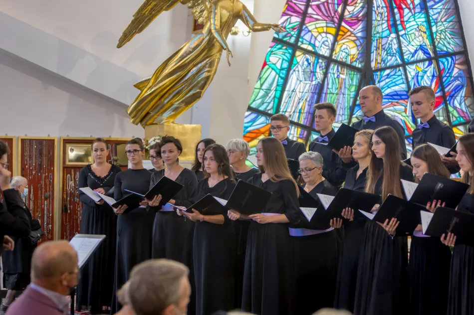 W hołdzie Matce Pocieszenia - LimaNovum na Pasierbcu - zdjęcie 16