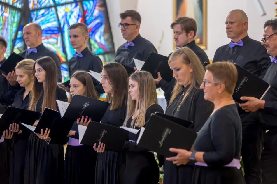 W hołdzie Matce Pocieszenia - LimaNovum na Pasierbcu - zdjęcie 17