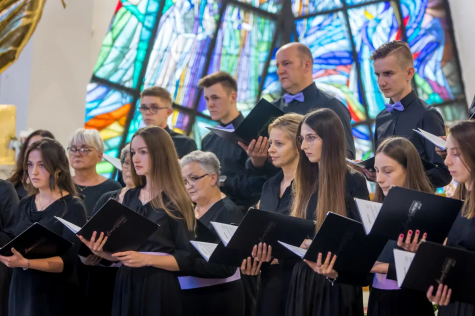 W hołdzie Matce Pocieszenia - LimaNovum na Pasierbcu - zdjęcie 18