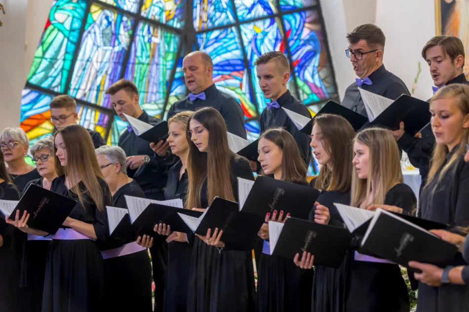 W hołdzie Matce Pocieszenia - LimaNovum na Pasierbcu - zdjęcie 19