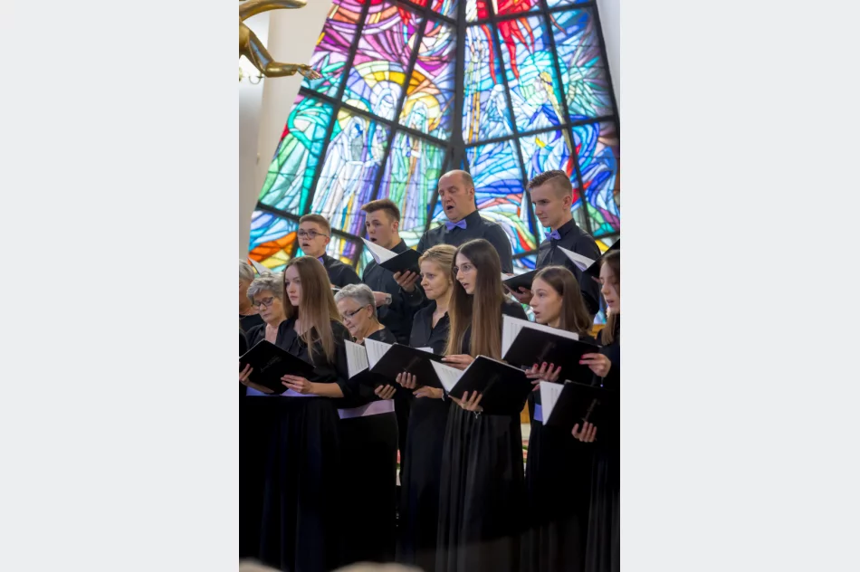 W hołdzie Matce Pocieszenia - LimaNovum na Pasierbcu - zdjęcie 20