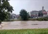 Nowe dane ze stacji meteo. Prognoza pogody na środę - wieczorem przestanie padać - zdjęcie główne