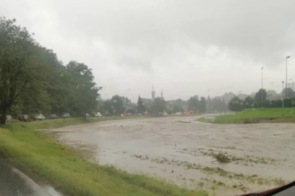 Nowe dane ze stacji meteo. Prognoza pogody na środę - wieczorem przestanie padać - zdjęcie 2