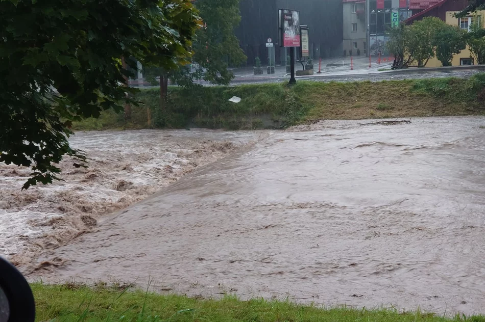 Nowe dane ze stacji meteo. Prognoza pogody na środę - wieczorem przestanie padać - zdjęcie 6