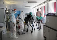 Najnowsze dane o COVID-19: 151 nowych zakażeń. UE usuwa sześć krajów, w tym USA, z listy "bezpiecznych podróży" - zdjęcie główne