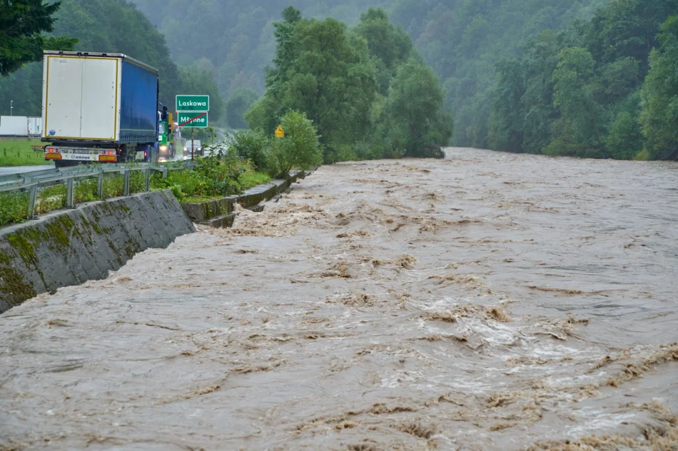 Nowe dane ze stacji meteo. Prognoza pogody na środę - wieczorem przestanie padać - zdjęcie 7